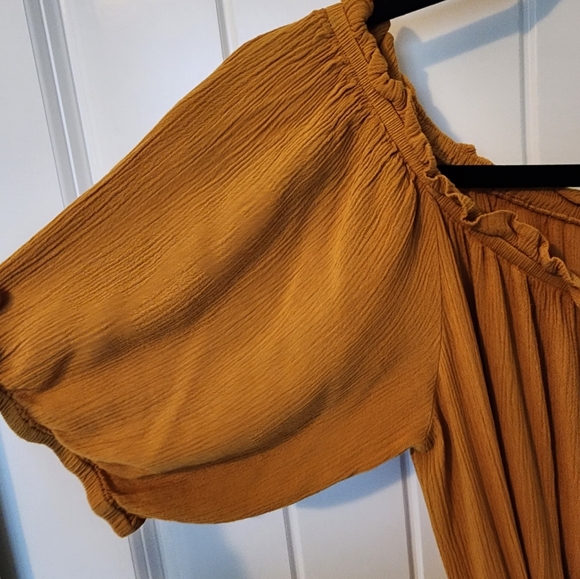Cute, mustard color fall dress in size Medium. - Picture 4 of 5
